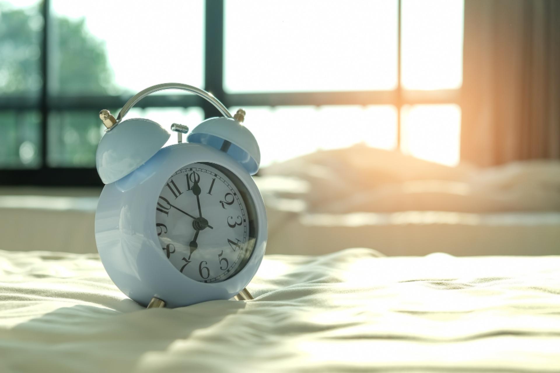 Sveglia con allarme: un servizio indispensabile per gli ospiti